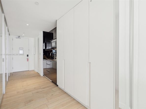 2201 Collins Ave 336, Miami Beach FL 33139