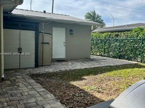 685 W 77th St, Hialeah FL 33014