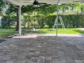 685 W 77th St, Hialeah FL 33014
