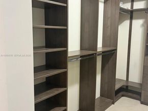 685 W 77th St, Hialeah FL 33014