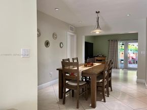 685 W 77th St, Hialeah FL 33014