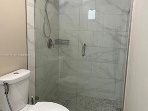 685 W 77th St, Hialeah FL 33014