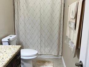 685 W 77th St, Hialeah FL 33014