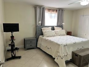 685 W 77th St, Hialeah FL 33014