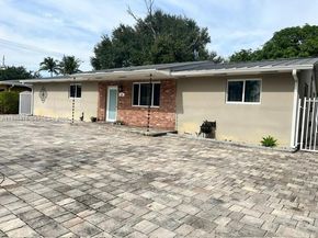 685 W 77th St, Hialeah FL 33014