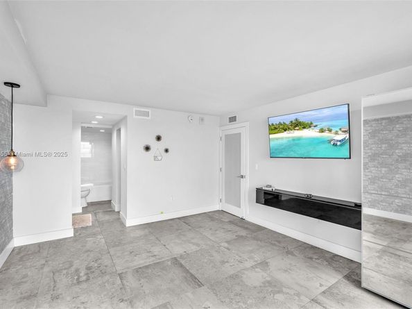 7135 Collins Ave 736, Miami Beach FL 33141