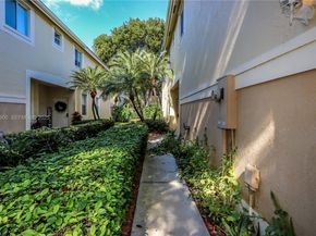 2143 Hacienda Ter, Weston FL 33327