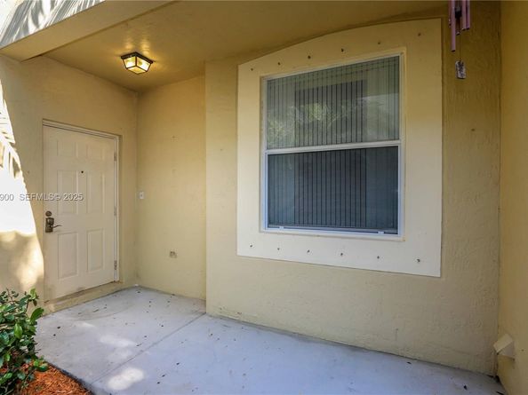 2143 Hacienda Ter, Weston FL 33327