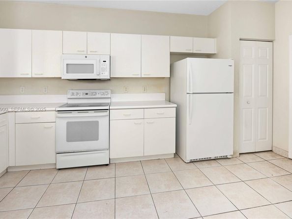 2143 Hacienda Ter, Weston FL 33327