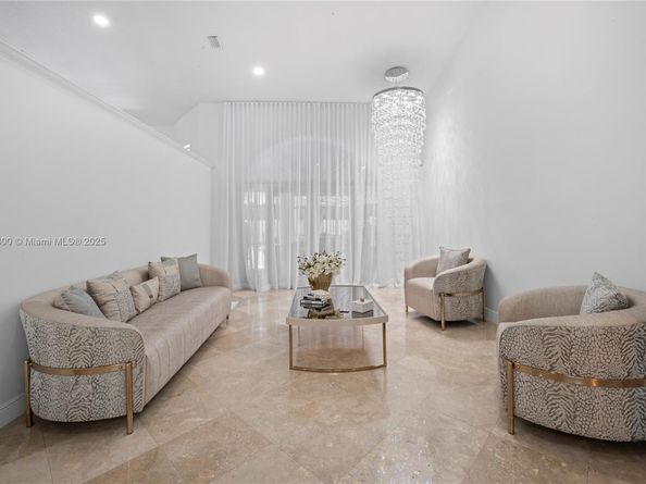 5750 SW 67th Ave, Miami FL 33143