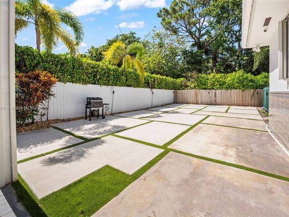 5750 SW 67th Ave, Miami FL 33143