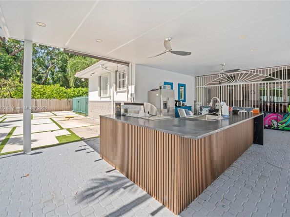 5750 SW 67th Ave, Miami FL 33143