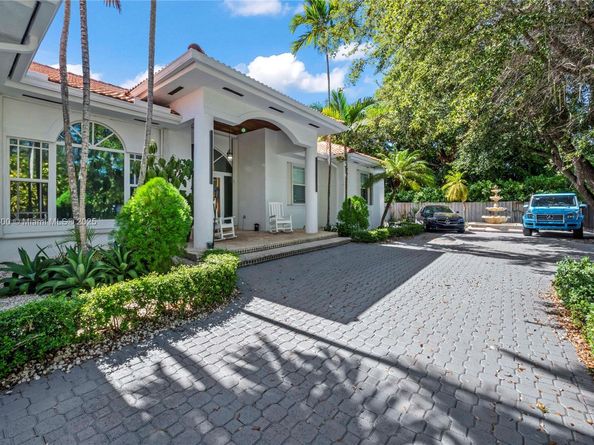 5750 SW 67th Ave, Miami FL 33143