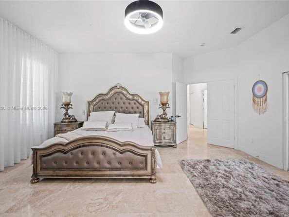 5750 SW 67th Ave, Miami FL 33143