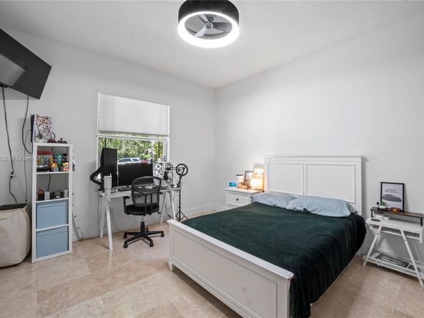 5750 SW 67th Ave, Miami FL 33143