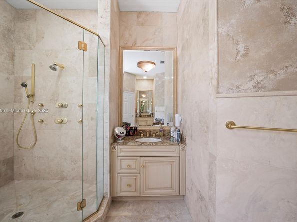 5750 SW 67th Ave, Miami FL 33143