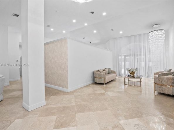 5750 SW 67th Ave, Miami FL 33143