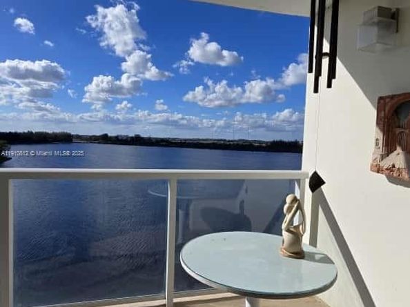 1301 NE Miami Gardens Dr 824W, Miami FL 33179