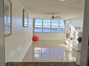 1301 NE Miami Gardens Dr 824W, Miami FL 33179