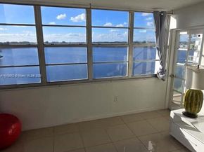 1301 NE Miami Gardens Dr 824W, Miami FL 33179