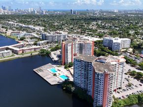1301 NE Miami Gardens Dr 824W, Miami FL 33179