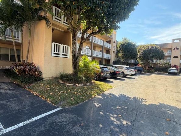 9201 Sunrise Lakes Blvd 302, Sunrise FL 33322