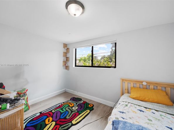 1889 NW 6th Ave, Pompano Beach FL 33060