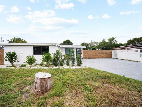 1889 NW 6th Ave, Pompano Beach FL 33060