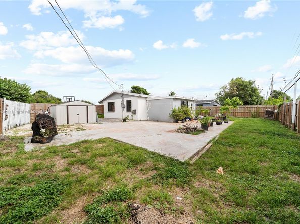 1889 NW 6th Ave, Pompano Beach FL 33060