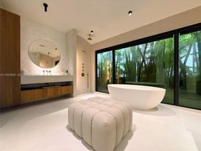 Undisclosed Address #A11923668, Miami FL 33138