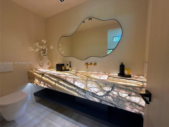 Undisclosed Address #A11923668, Miami FL 33138