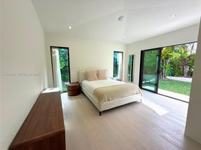 Undisclosed Address #A11923668, Miami FL 33138