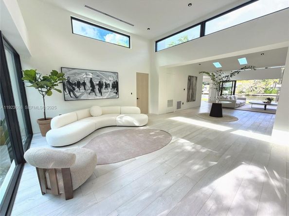 Undisclosed Address #A11923668, Miami FL 33138