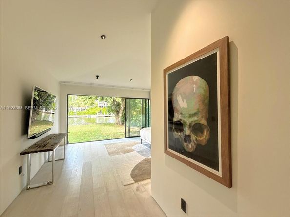 Undisclosed Address #A11923668, Miami FL 33138