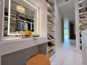 Undisclosed Address #A11923668, Miami FL 33138