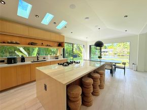 Undisclosed Address #A11923668, Miami FL 33138