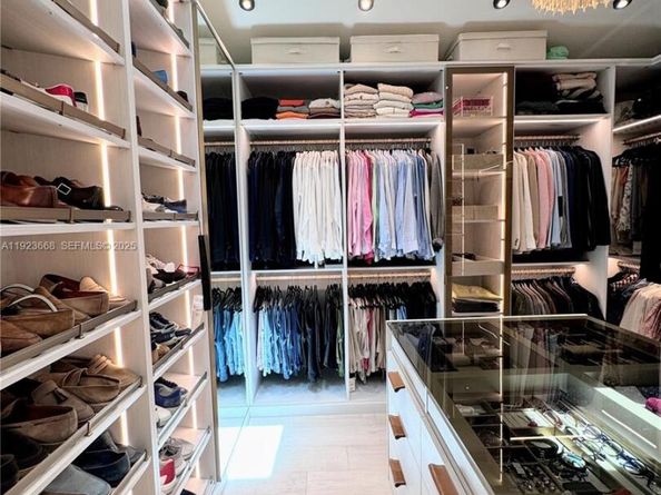 Undisclosed Address #A11923668, Miami FL 33138