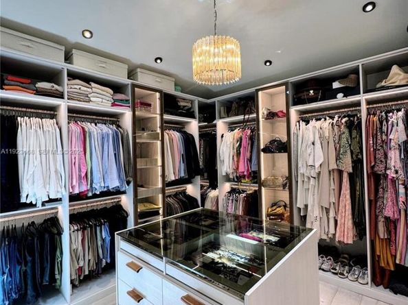 Undisclosed Address #A11923668, Miami FL 33138