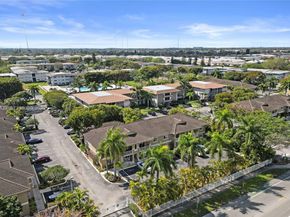 4812 Washington St 3, Hollywood FL 33021