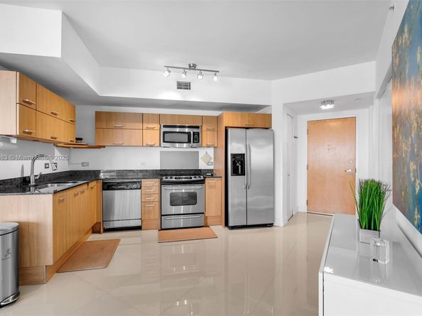 350 S Miami Ave 1601, Miami FL 33130