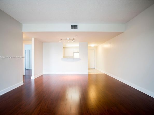 50 Menores Ave 732, Coral Gables FL 33134