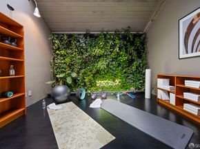 Undisclosed Address #426128147, San Francisco CA 94103