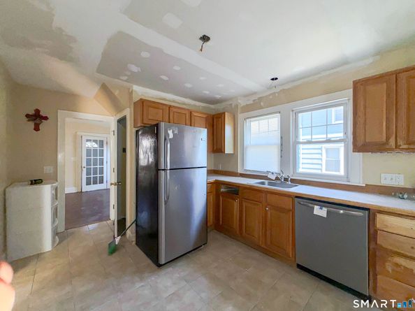 45 Queens Avenue, Stratford CT 06614