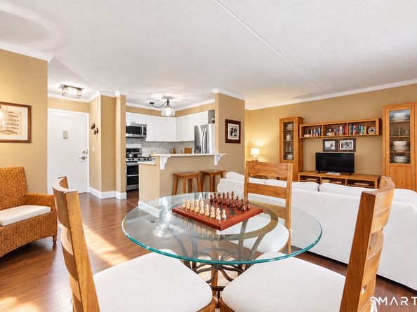 1525 E Putnam Avenue 306, Greenwich CT 06870