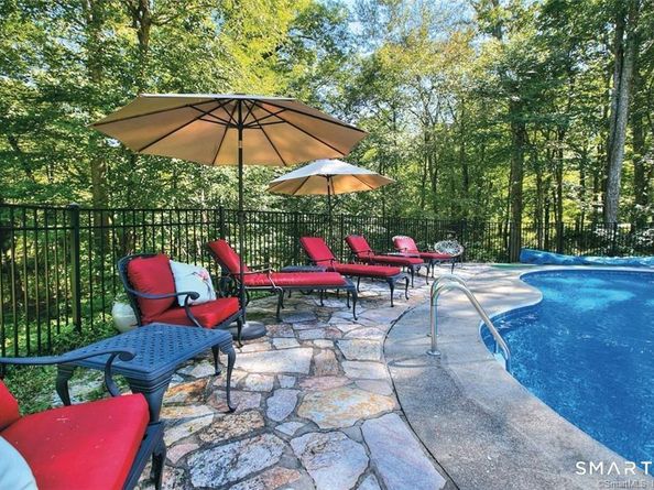 33 Birch Hill Road, Weston CT 06883