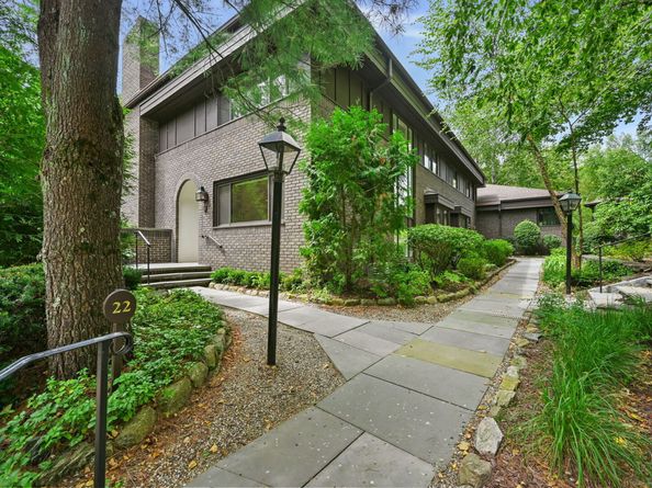 289 New Norwalk Road 22, New Canaan CT 06840