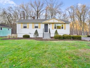 132 Toll House Lane, Fairfield CT 06825