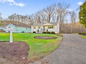 132 Toll House Lane, Fairfield CT 06825