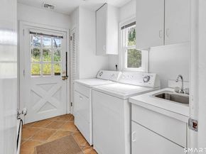 89 Random Road, Fairfield CT 06825