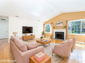 85 Gate Ridge Road 85, Fairfield CT 06825